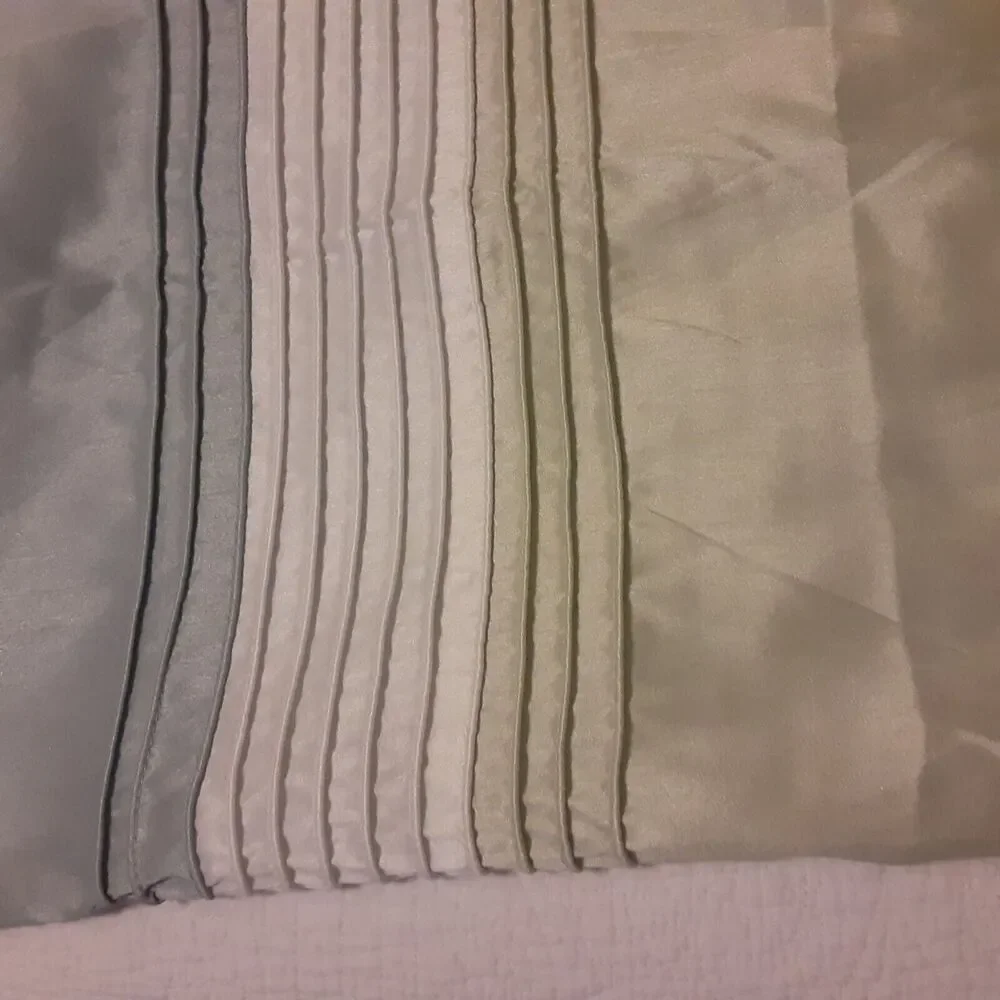 Madison Park Silky Pillow Shams x 2 Clean lines Sateen Finish